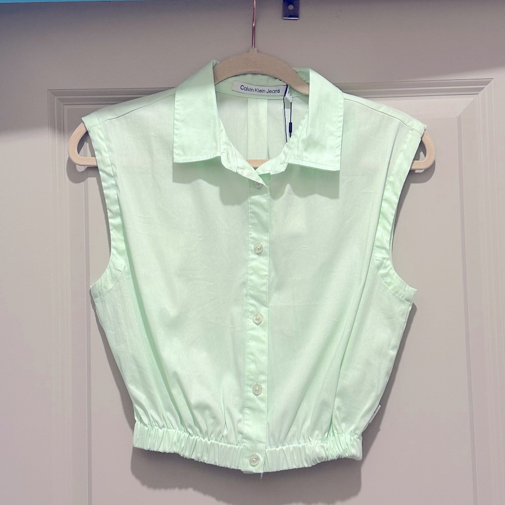 NWT CALVIN KLEIN SLEEVELESS BLOUSE
